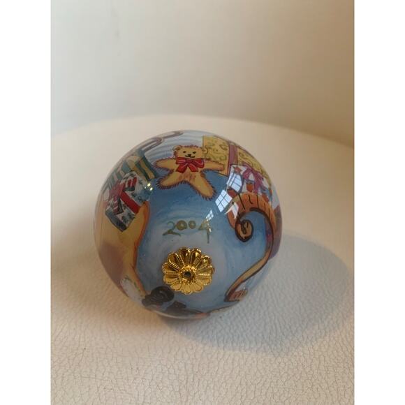 PIER 1 Li Bien Ornament 2004 Reverse Painted Glass Santa Claus North Pole - Picture 5 of 6